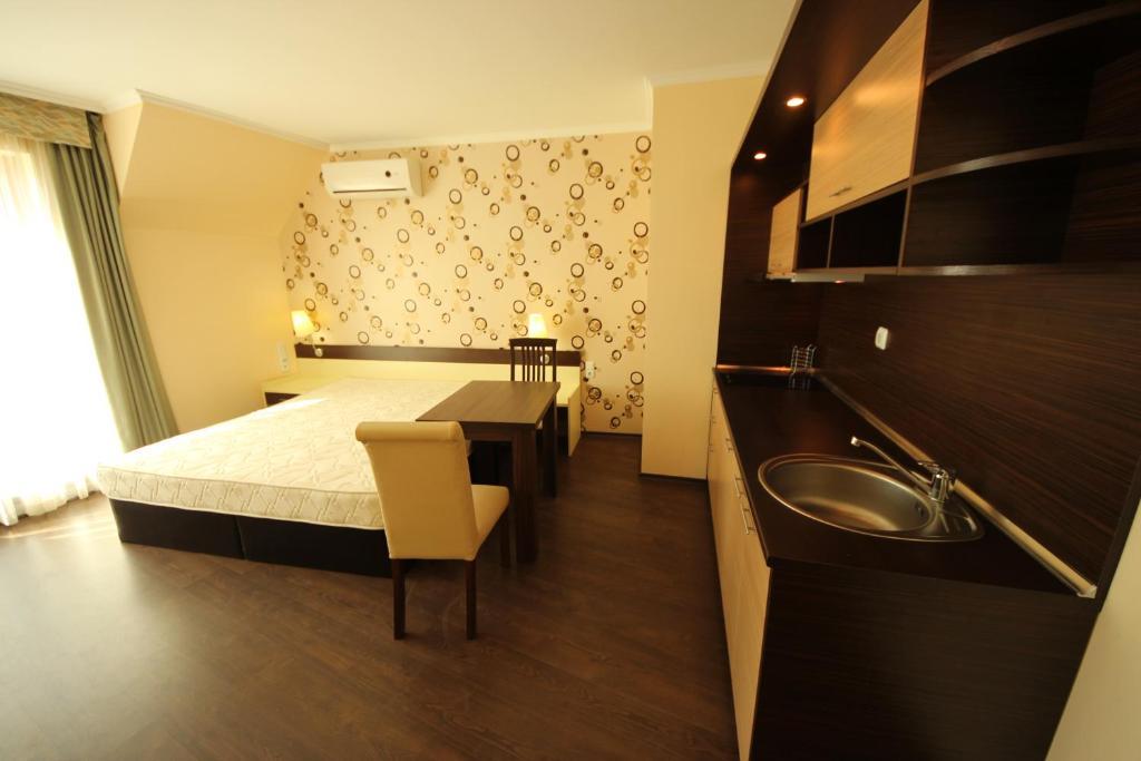 Menada Apartments In Grand Hotel Sveti Vlas Oda fotoğraf